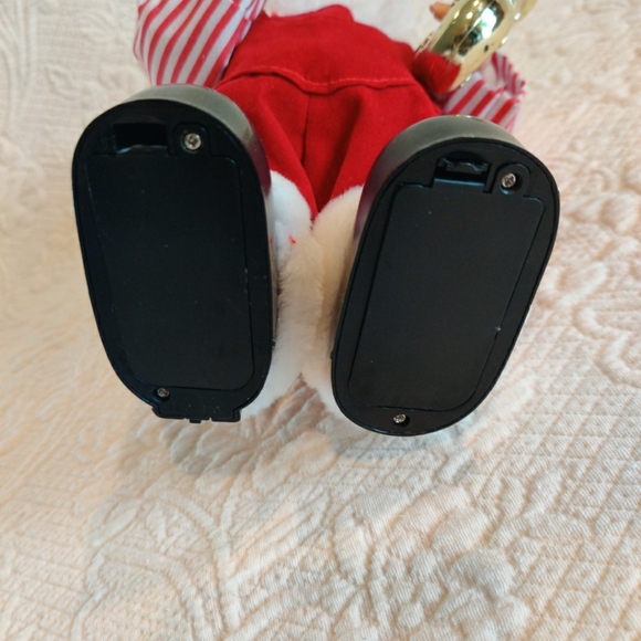 Animated Musical Santa Claus Motion Activated Battery Operated Christmas Decor - Picture 5 of 8